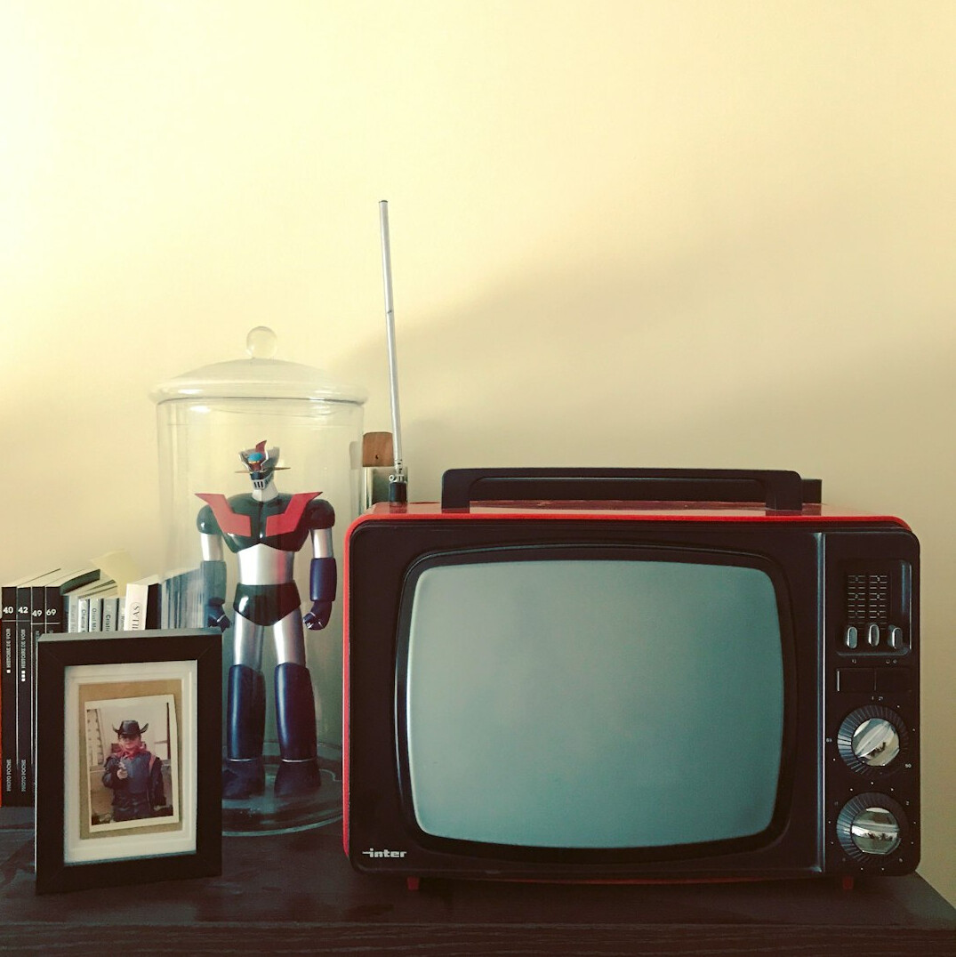 retro television commercial